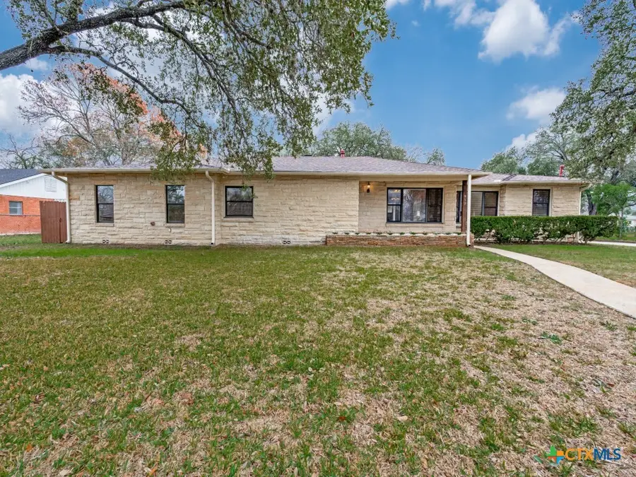 953 E Cedar Street, Seguin, TX 78155 - #2