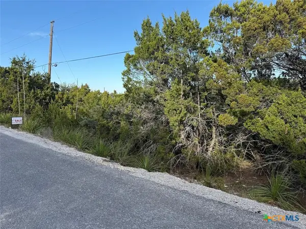 833 Valley Ridge, Canyon Lake, TX 78133