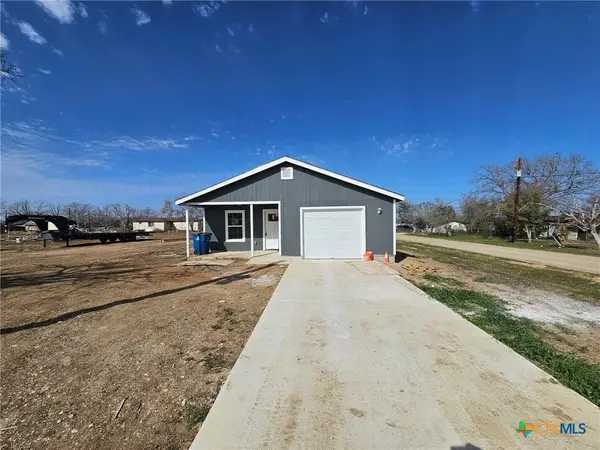 810 E 6th Street, Nixon, TX 78140