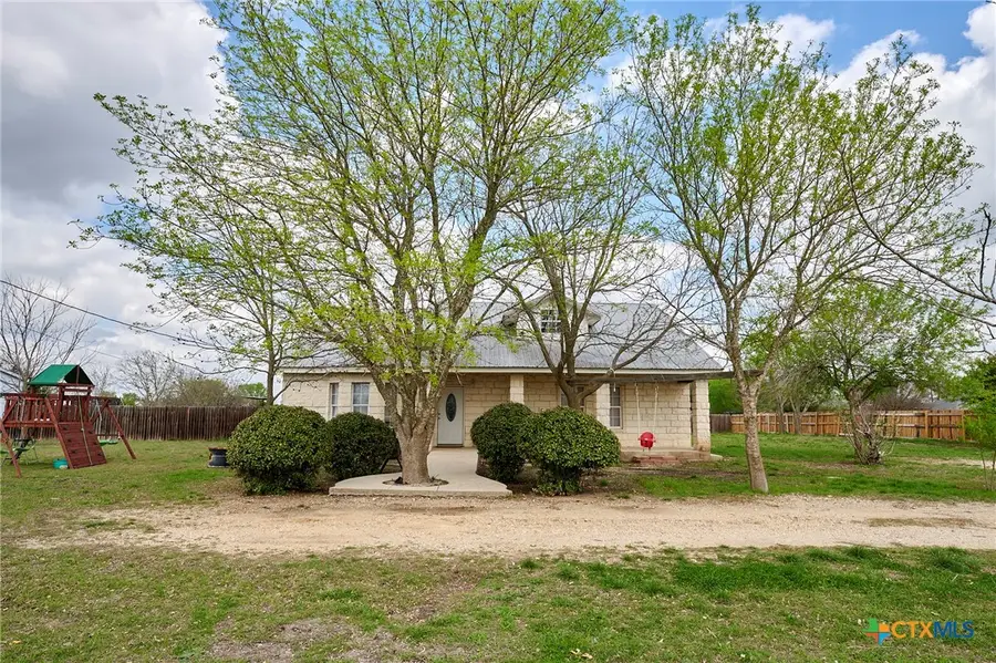 1085 Garrett Trail, Maxwell, TX 78656 - Image #2