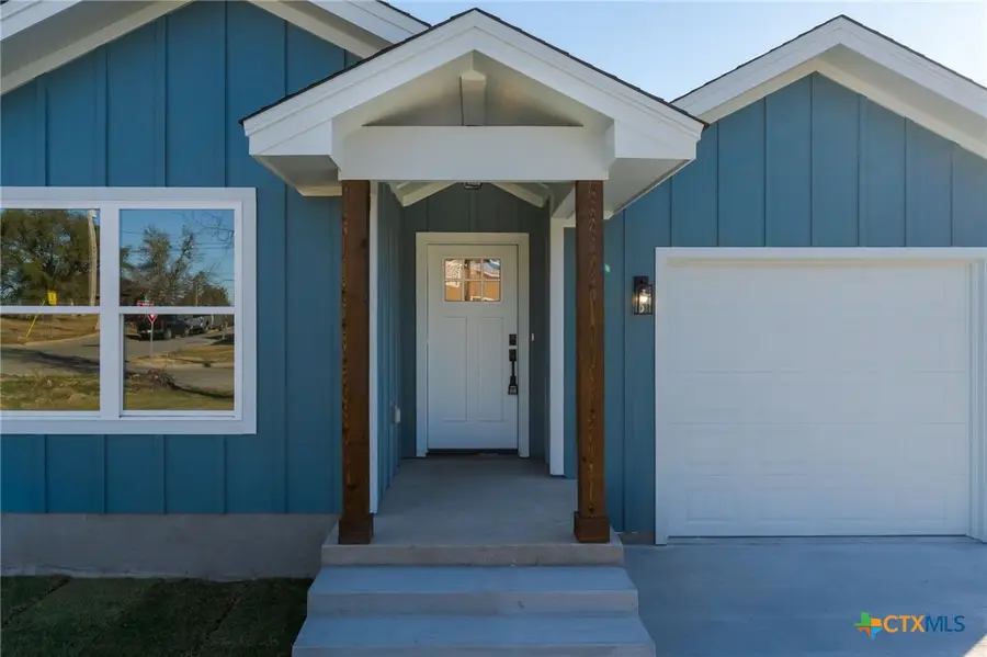 1210 Mills Street, Gatesville, TX 76528 - #3