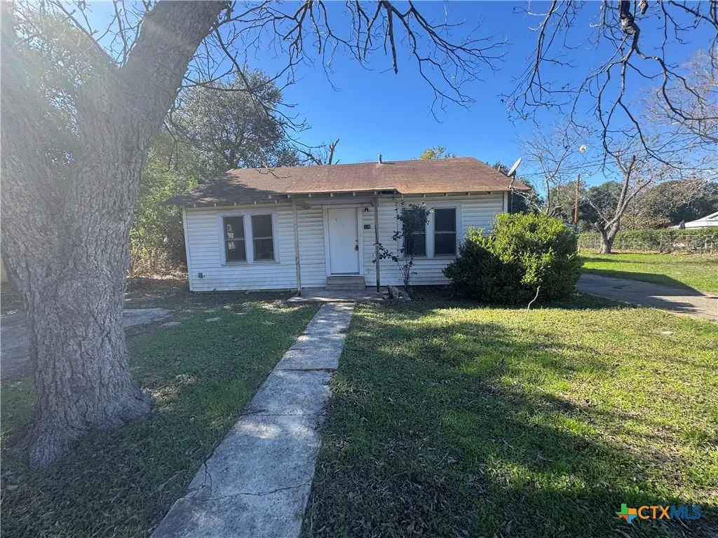 426 Vaughan Avenue, Seguin, TX 78155 - Image #1