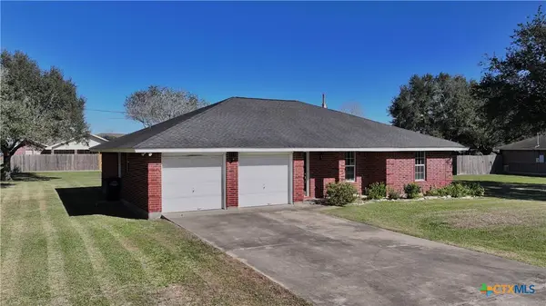 102 Owl Road, Victoria, TX 77905