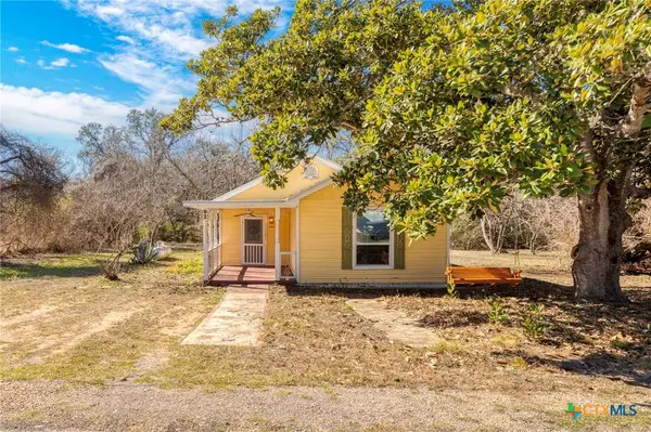 92 Sunrise Street, Dale, TX 78616