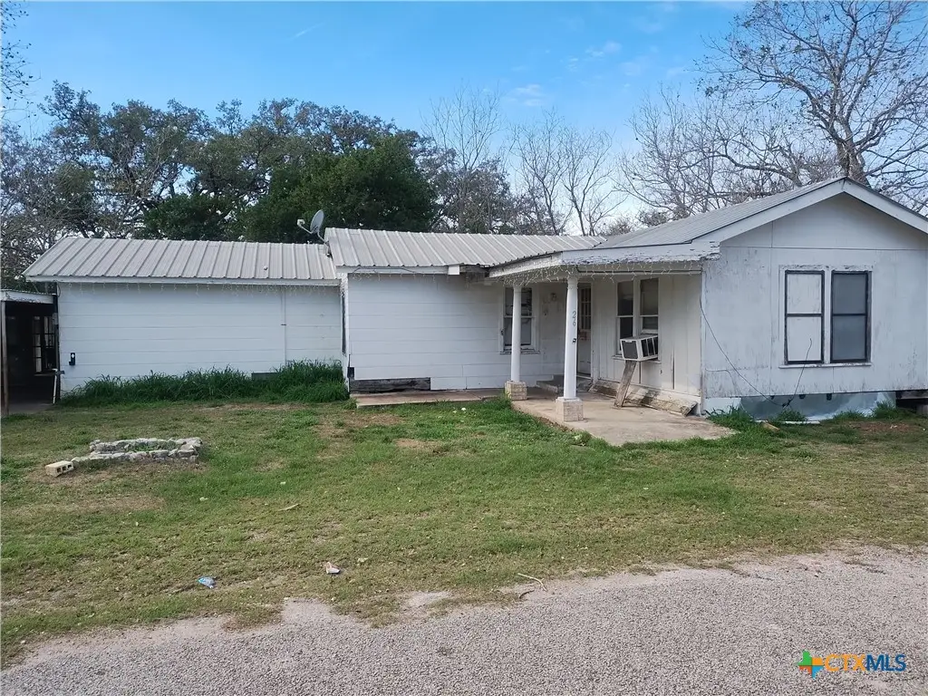 268 N Burke Street, Goliad, TX 77963 - #1