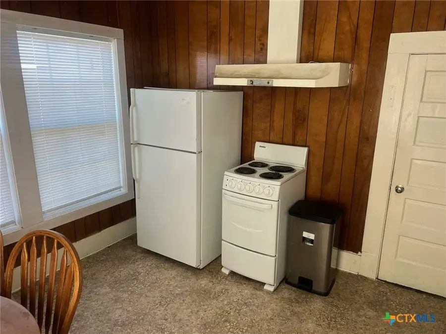 404 Nelson Street, Yoakum, TX 77995 - #2