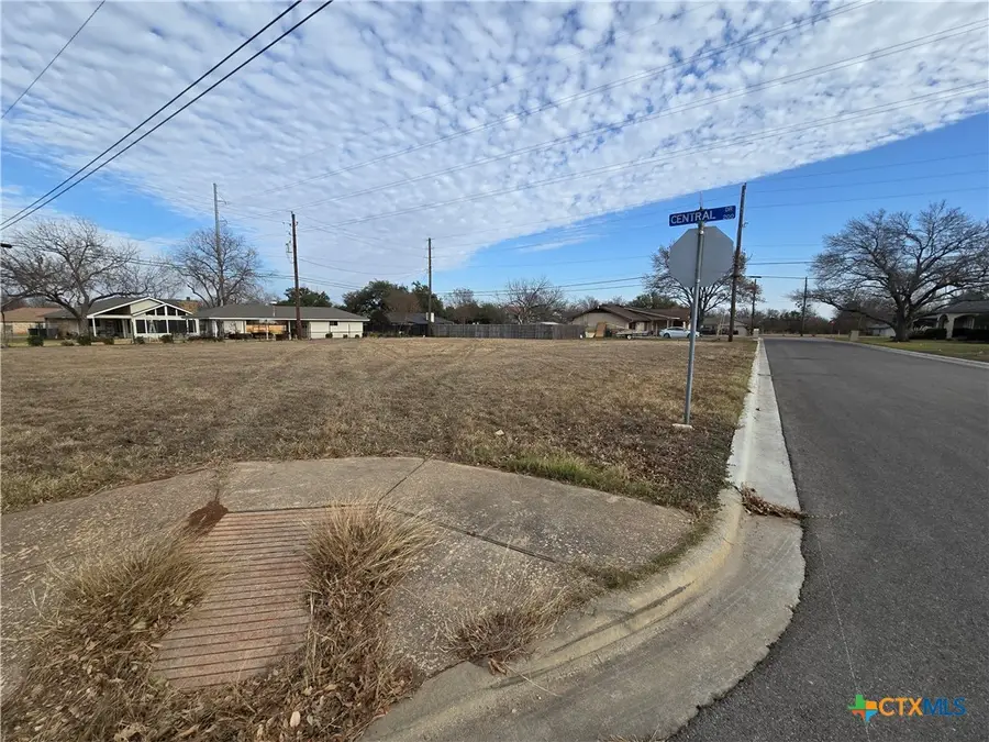 204 E Central Drive, Georgetown, TX 78628 - Image #2