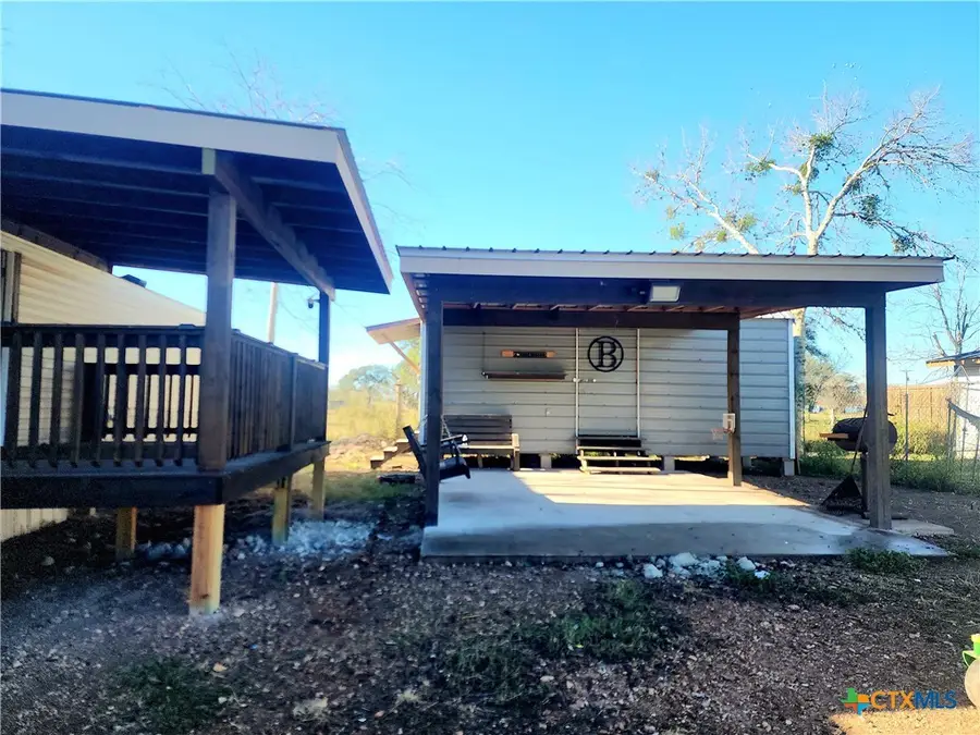 103 E Hickey Street, Yoakum, TX 77995 - #2