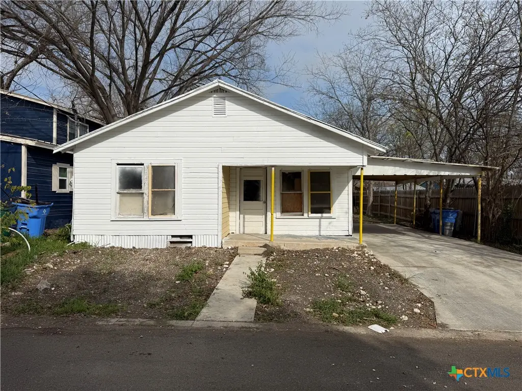 416 Avenue C, Seguin, TX 78155 - Image #1