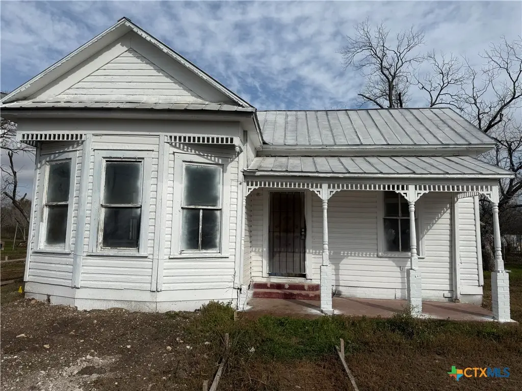 316 W Seideman Street, Seguin, TX 78155 - Image #1