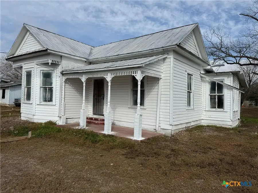 316 W Seideman Street, Seguin, TX 78155 - Image #2