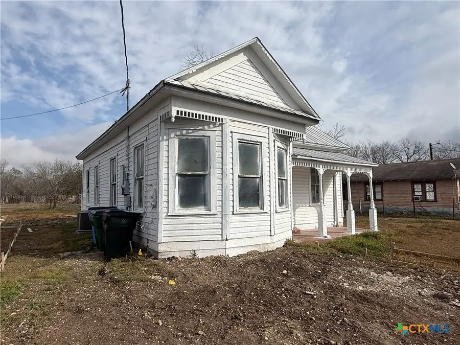 316 W Seideman Street, Seguin, TX 78155 - Image #3