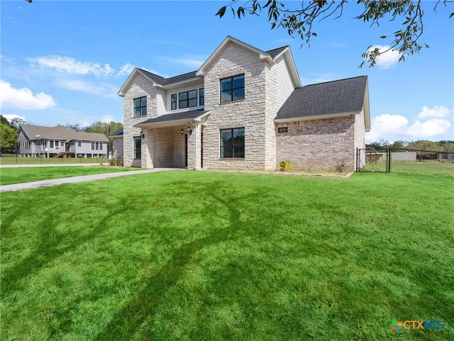 1205 N Avenue G, Shiner, TX 77984 - #2