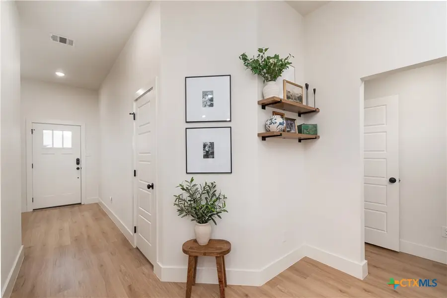 7822 Bridgepointe Drive, Temple, TX 76502 - Image #2