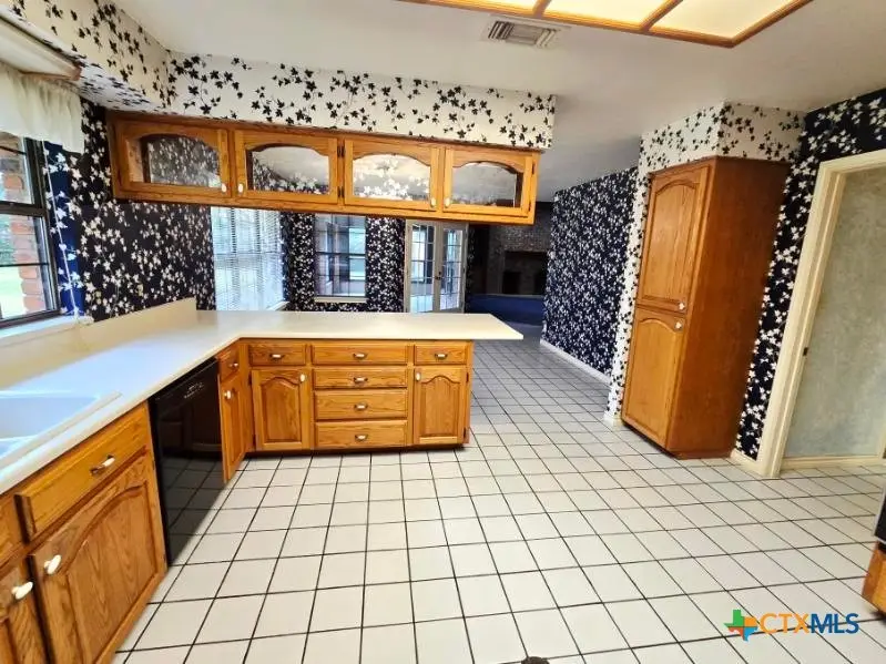 112 Country Lane, Seguin, TX 78155 - Image #3