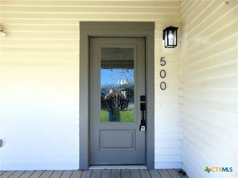 500 S Texana Street, Hallettsville, TX 77964 - Image #2