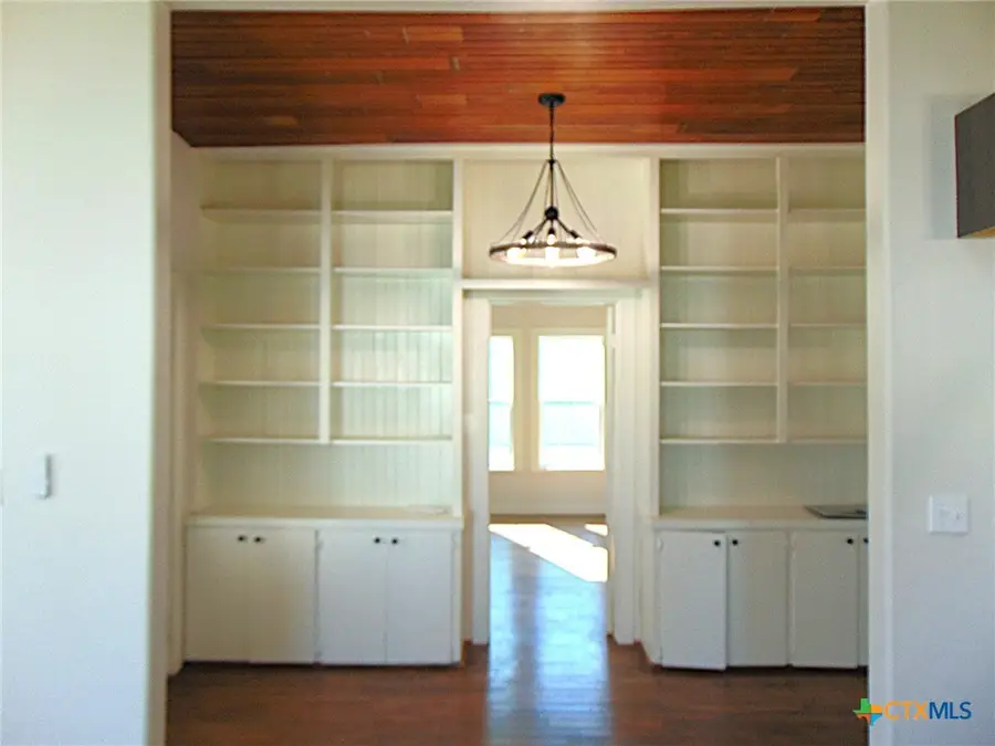 500 S Texana Street, Hallettsville, TX 77964 - Image #3