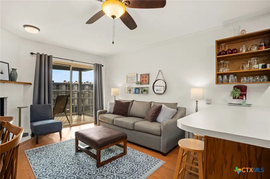 500 N Market Avenue #319 D, New Braunfels, TX 78130 - #2