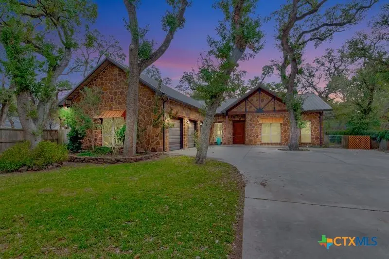 402 Sunset Drive, Edna, TX 77957 - #2