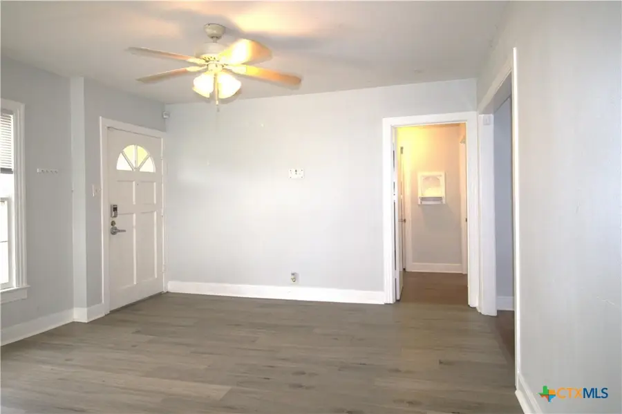 1109 Manor Drive, Victoria, TX 77901 - #2