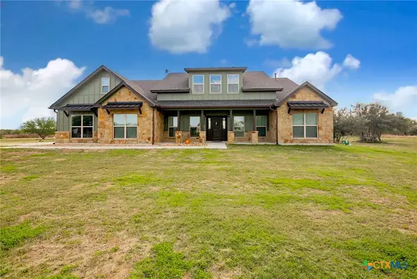 405 Battle Dr, Goliad, TX 77963