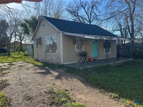 1109 E Power, Victoria, TX 77901