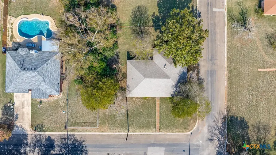 506 E Avenue T, Belton, TX 76513 - Image #2