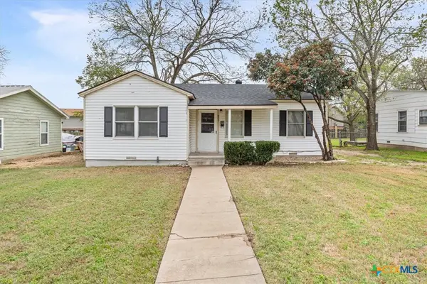 809 E 12th Avenue, Belton, TX 76513