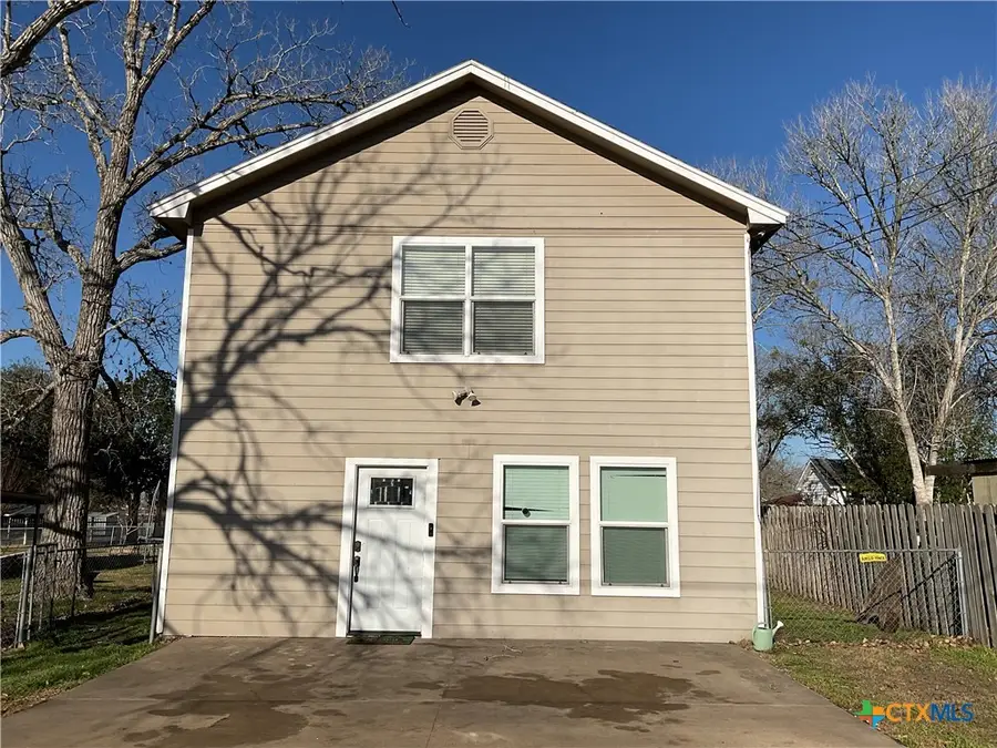 509 North Street, Yoakum, TX 77995 - #2