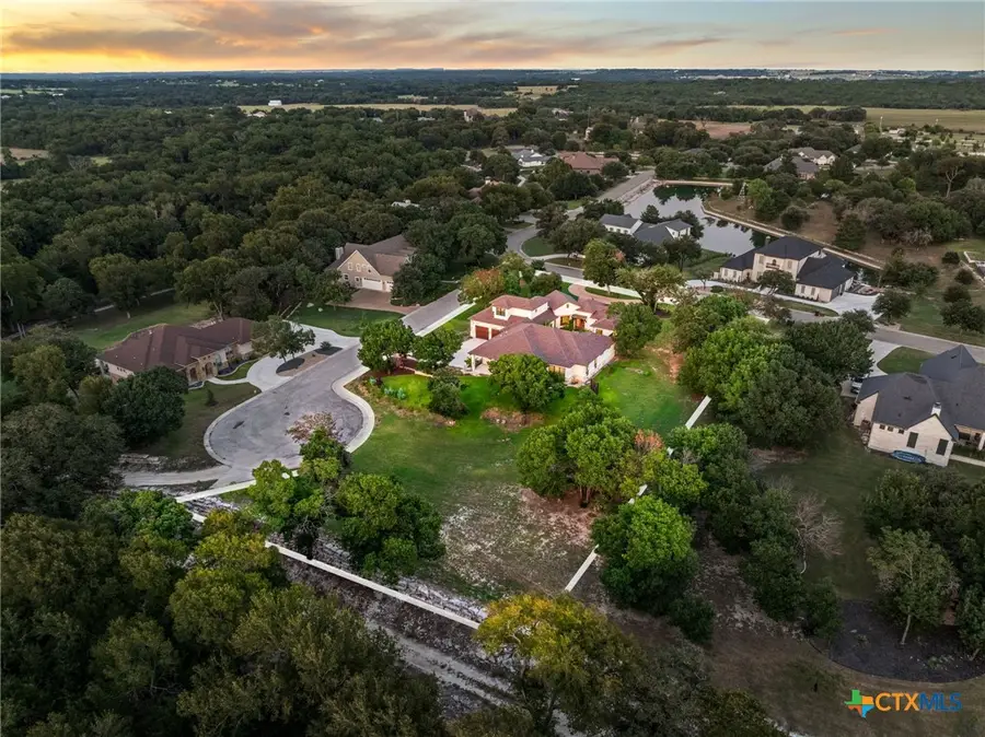 481 Via Lago, Belton, TX 76513 - Image #2