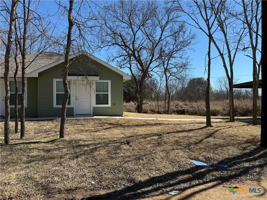1704 E 3rd St, Lampasas, TX 76550 - #2
