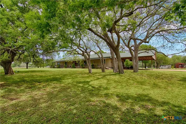 7755 Fm 1295, Moulton, TX 77975