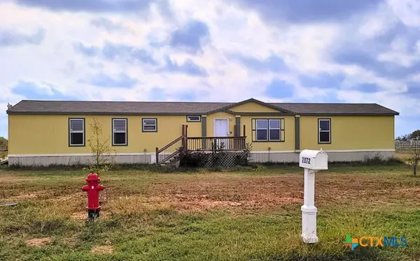 2072 County Road 421, Stockdale, TX 78160