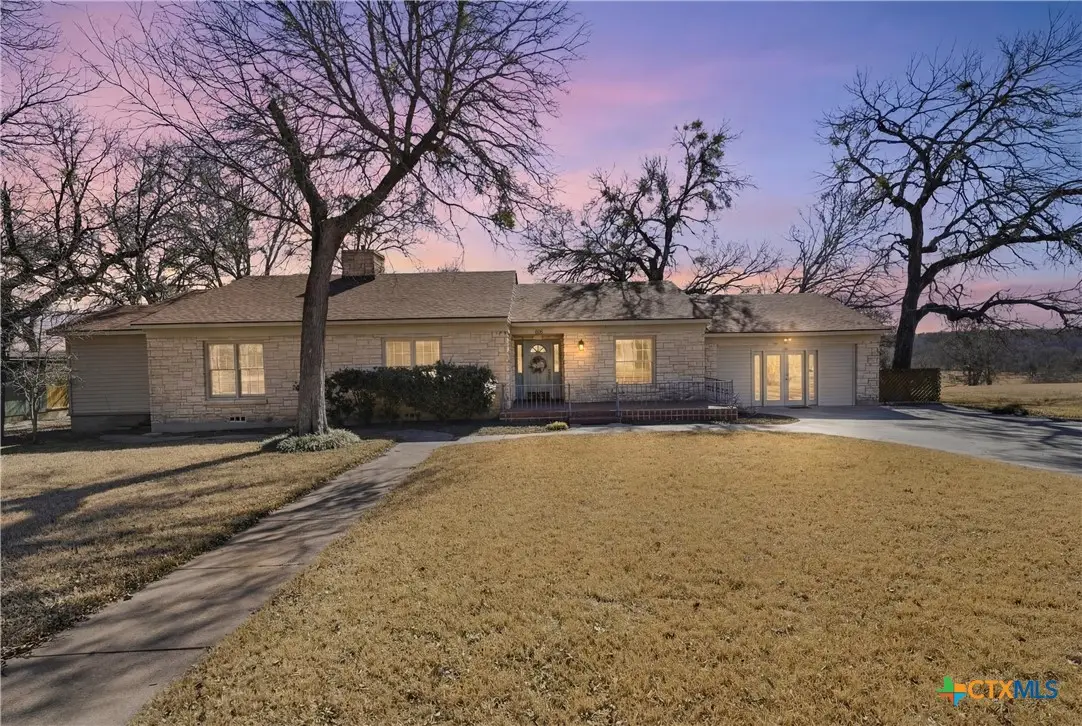 606 College Street, Gatesville, TX 76528 - #1