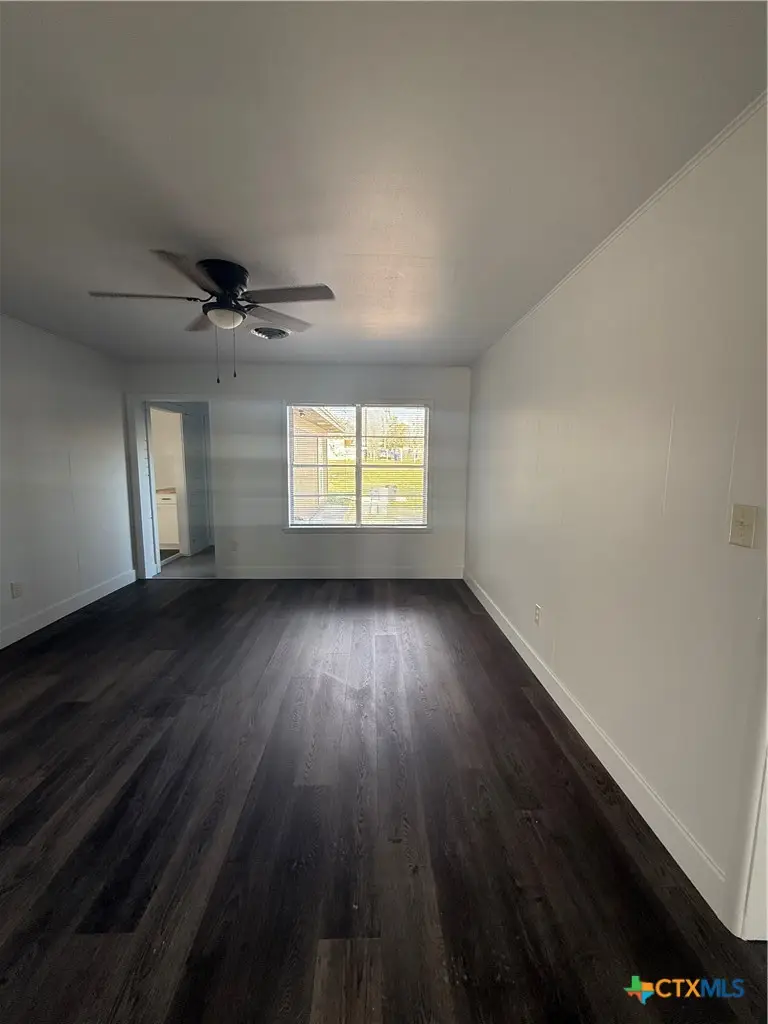 801 Hopkins St., Yoakum, TX 77995 - #3