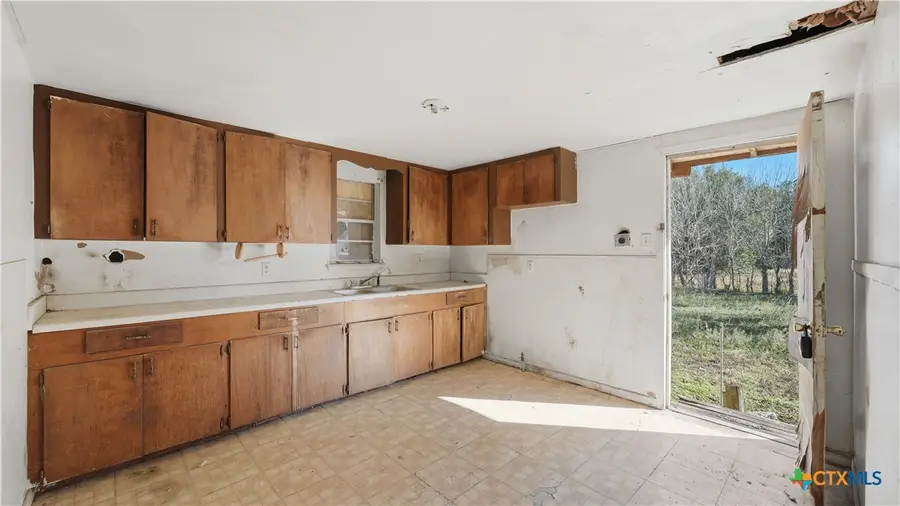 510 Volunteer Street, Seguin, TX 78155 - Image #2