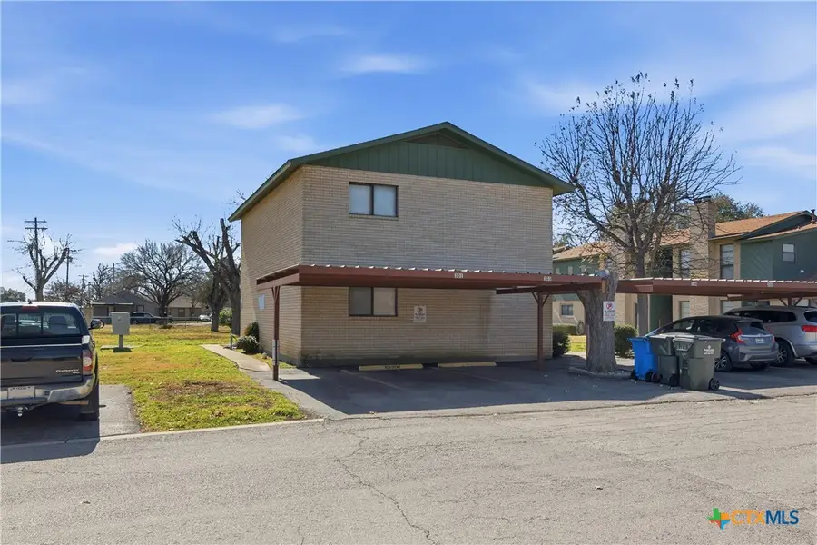 516 N King Street #301, Seguin, TX 78155 - #3