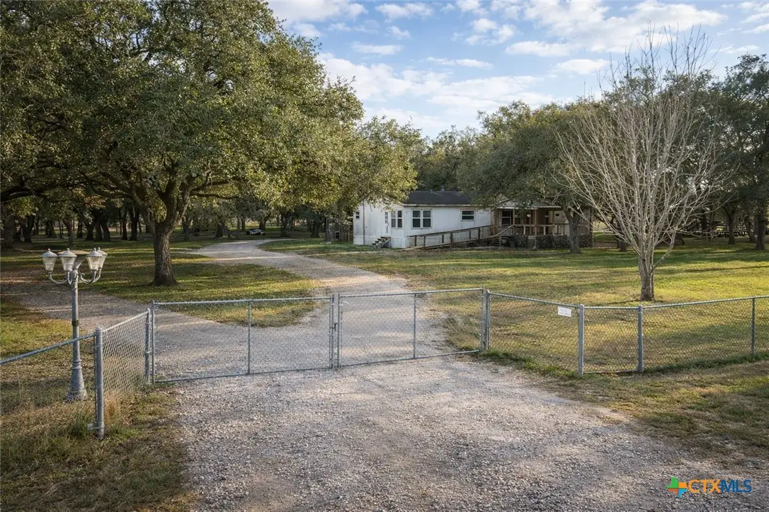 413 Coletoville Road, Victoria, TX 77905 - #1