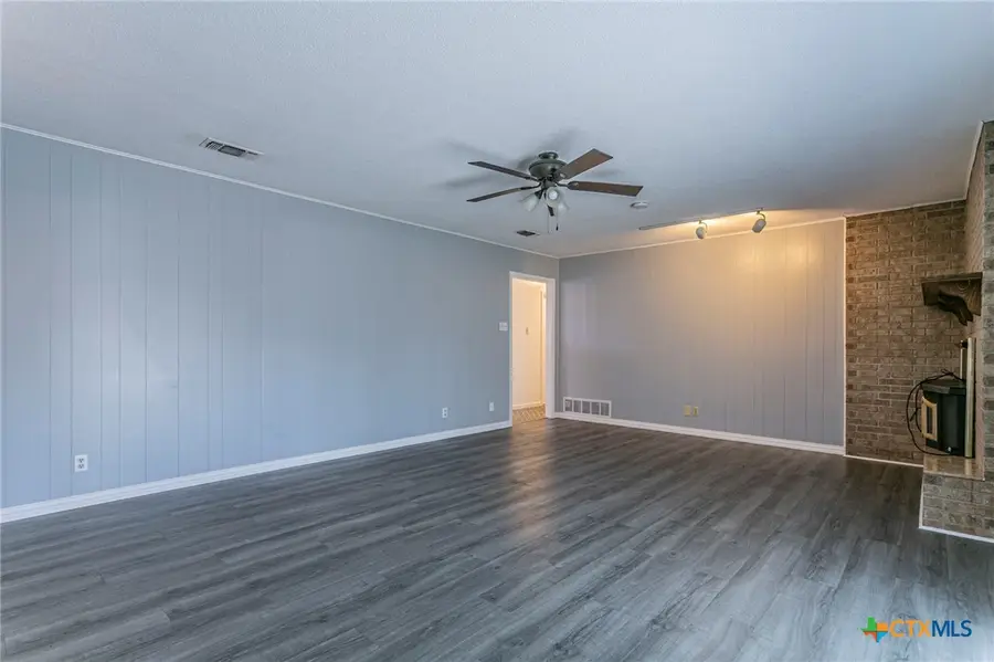 105 E Upshaw Avenue, Temple, TX 76501 - #2