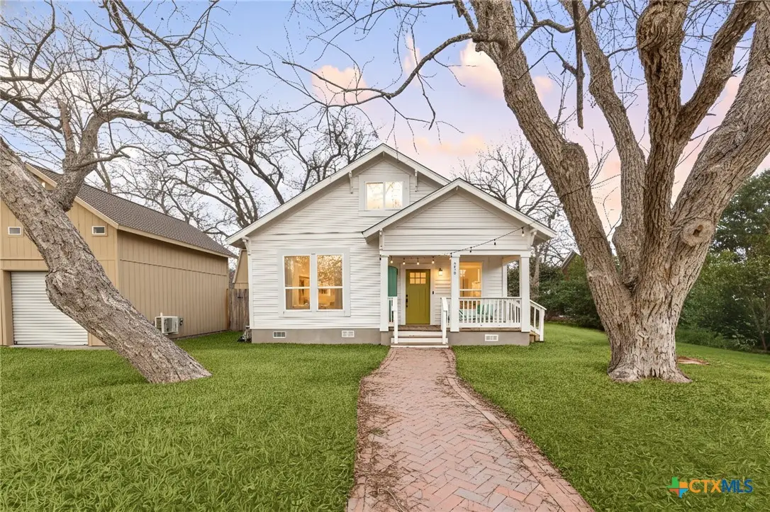 218 S Rio Grande Street, Lockhart, TX 78644 - #1