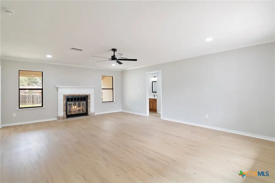 303 Turner Street, Yoakum, TX 77995 - #3