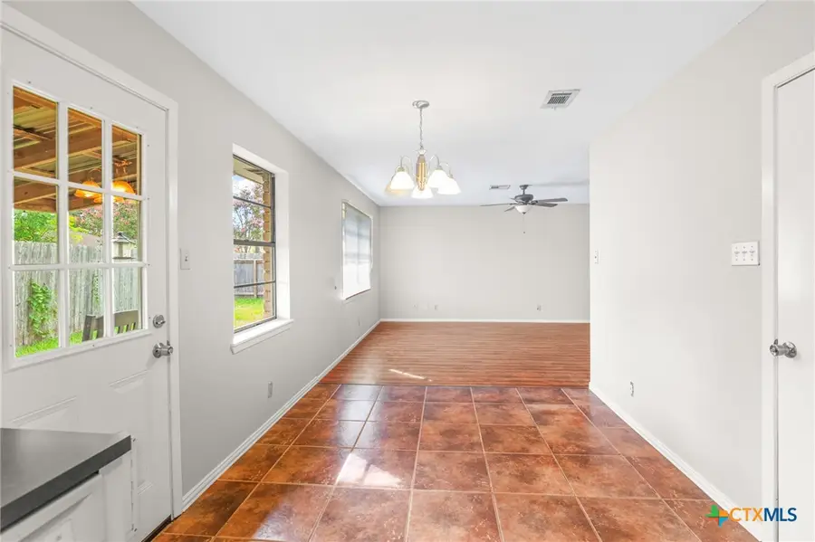 247 Goldenrod Avenue, Victoria, TX 77904 - #3