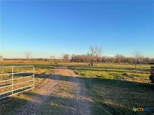 000 Fordyce Road, Victoria, TX 77905