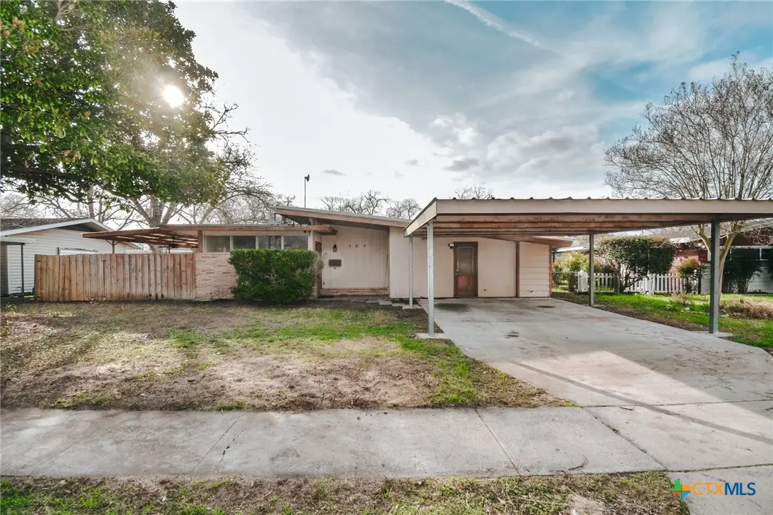 909 Fern Lane, Victoria, TX 77904 - #1