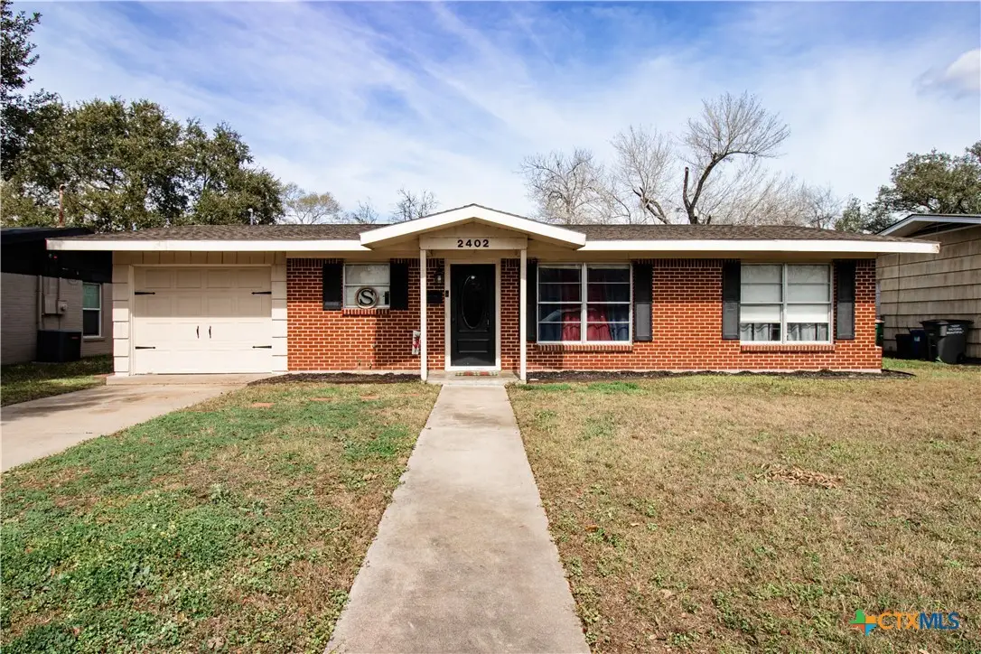 2402 E Walnut Avenue, Victoria, TX 77901 - #1