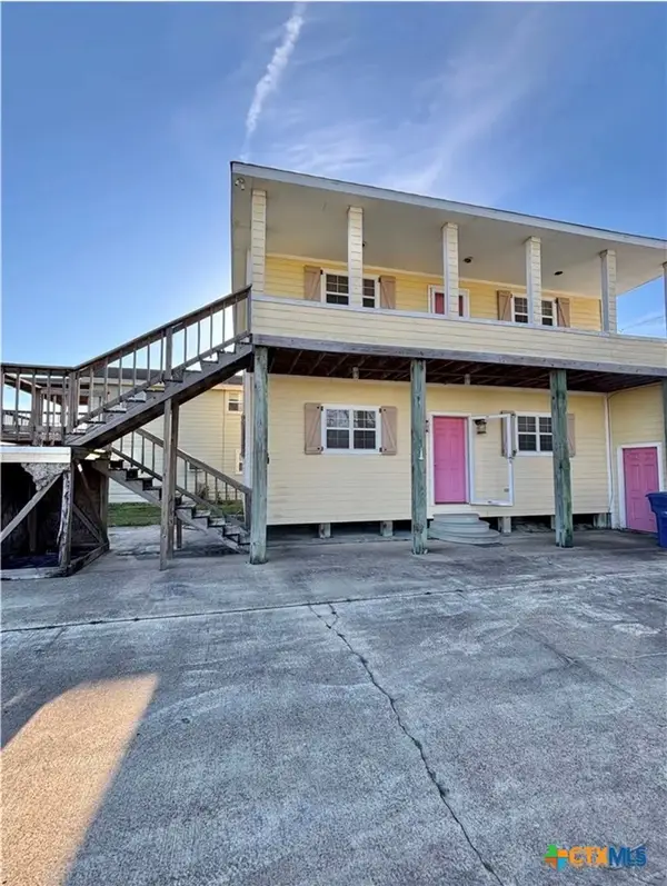 1306 W Madison Avenue, Port O'Connor, TX 77982