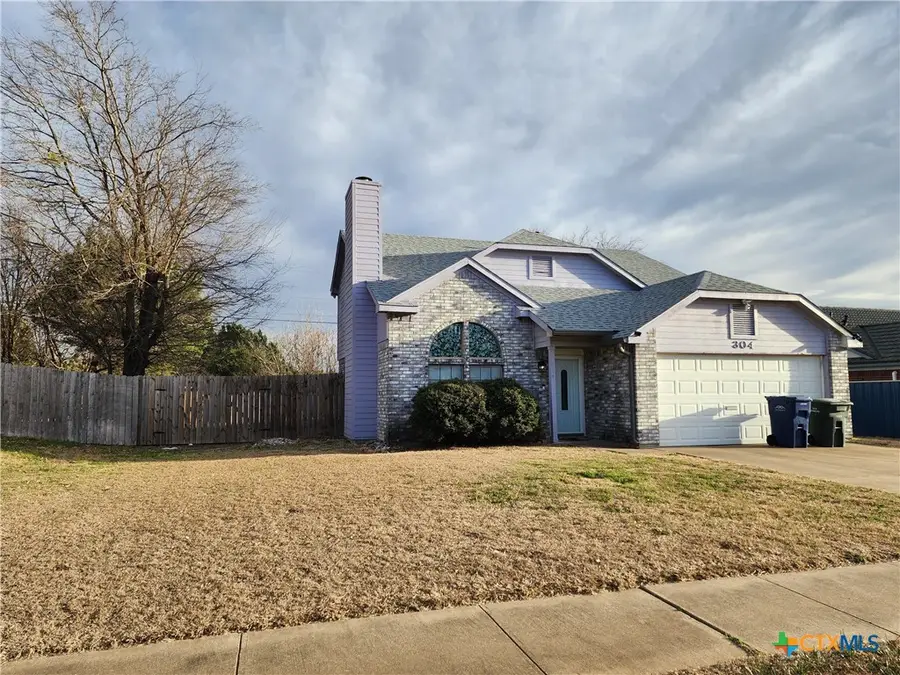 304 E Hogan Drive, Copperas Cove, TX 76522 - #2