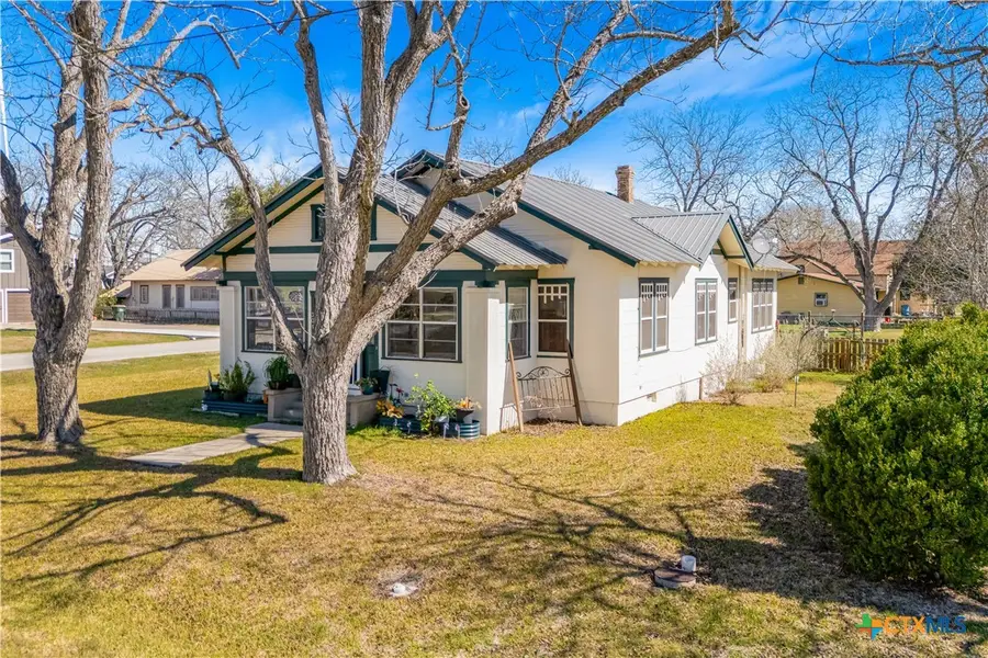 301 S Pecan Street, Moulton, TX 77975 - #3