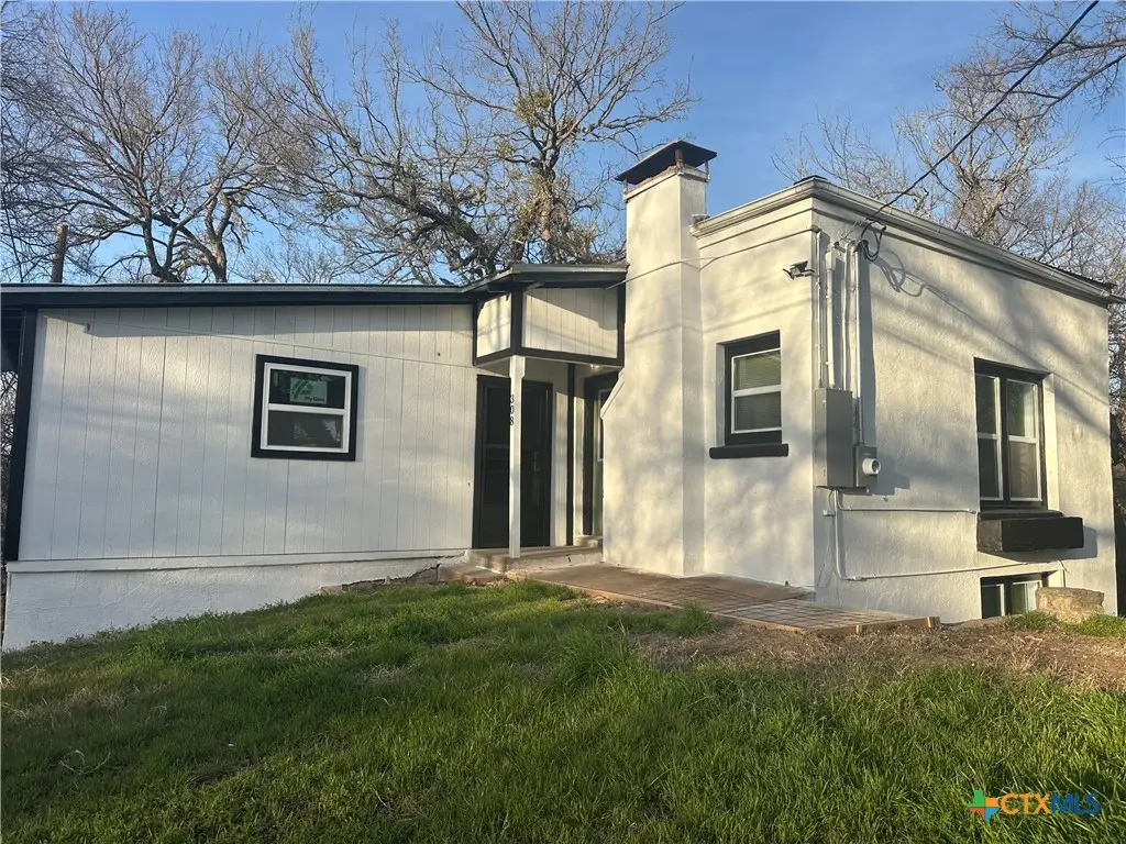 308 N 9th Street, Gatesville, TX 76528 - #1