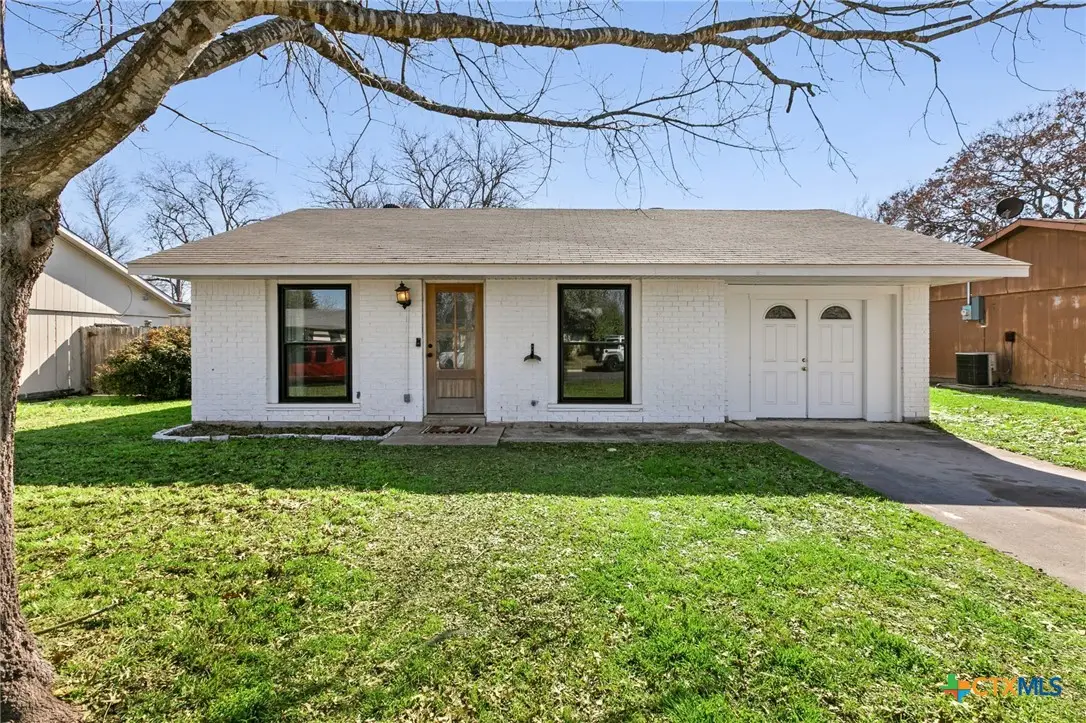 1105 East Avenue O, Belton, TX 76513 - #1